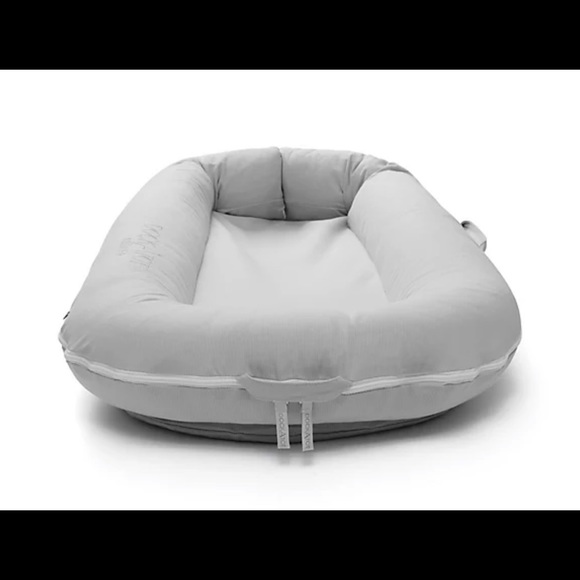 DockATot Deluxe - Cloud Grey - Picture 3 of 4